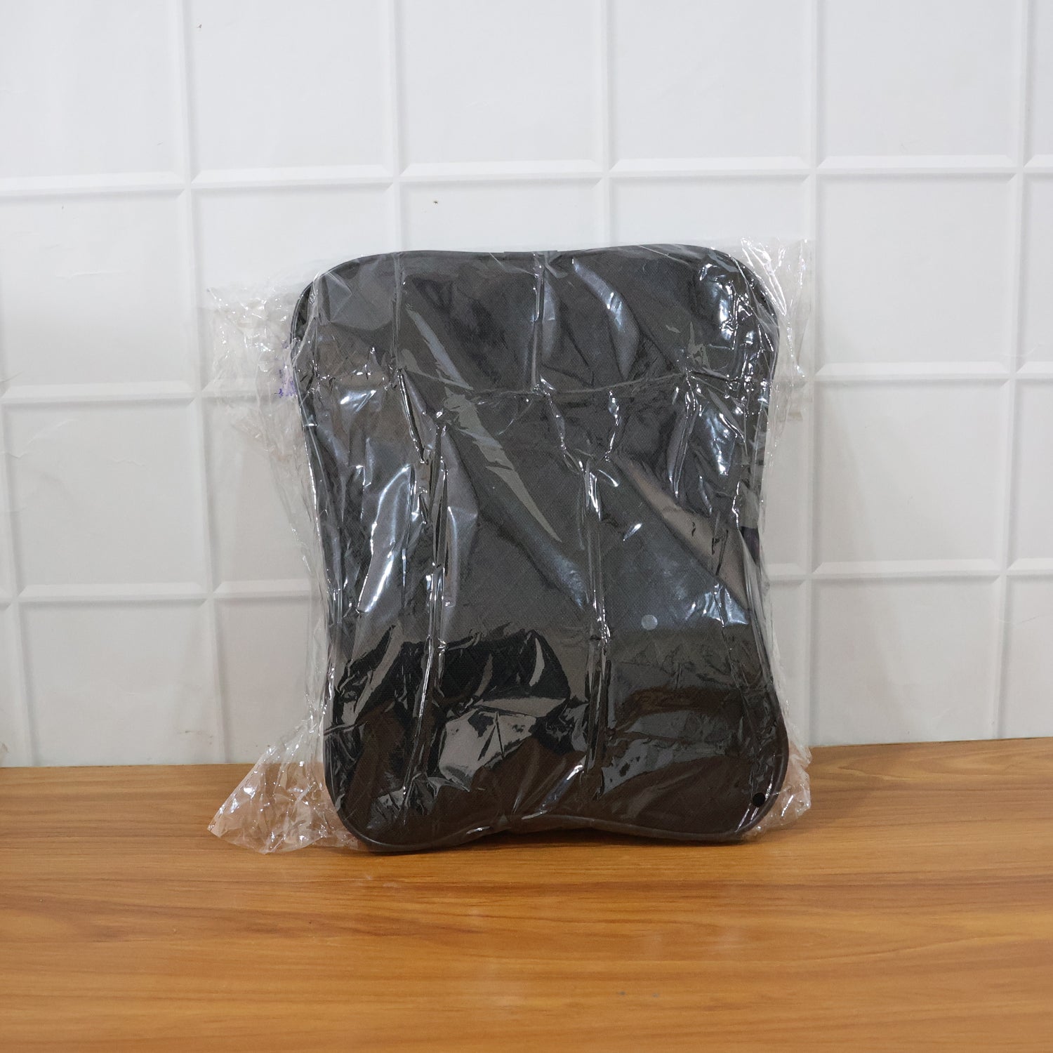 Adjustable car seat neck support pad